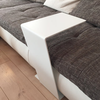 Design Beistelltisch "C-Table" in weiß